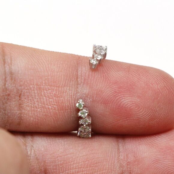 925 Sterling Silver Sparkling Cubic Zirconia Gemstone Ring - Picture 4 of 9